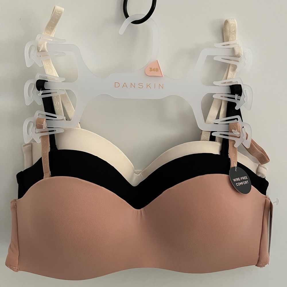 Danskin Smooth & Silky  Seamless Convertible 5 ways Wireless 3pc Bra Set